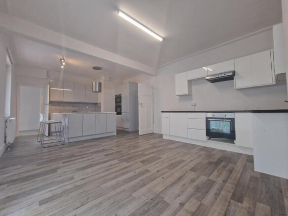 6 bed detached house to rent Egerton Gardens, Lon