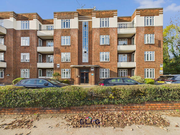 Large one double bedroom flat to rent in Brook Lo