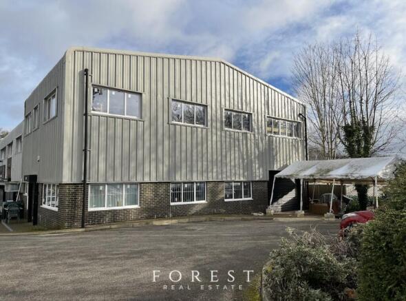 3a Brookside Colne Way Watford2.jpg