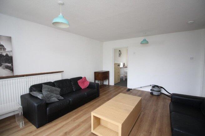long-acre-close-ct2-7te-966991