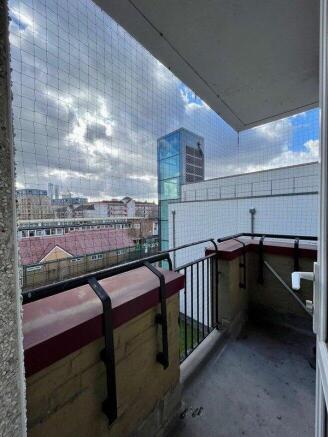 bredel-house-masjid-lane-e14-7as-970783