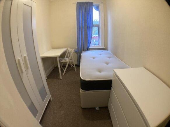 mora-road-nw2-6tg-970808