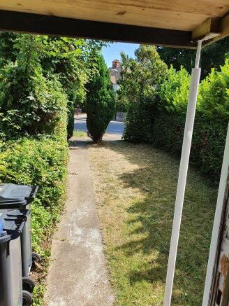 weydon-hill-close-gu9-8pa-931672