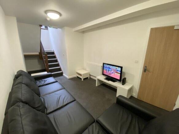 lower-brown-street-le1-5th-967722