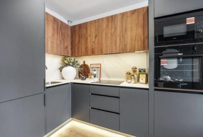 vanquish-mill-le1-4pj-993051