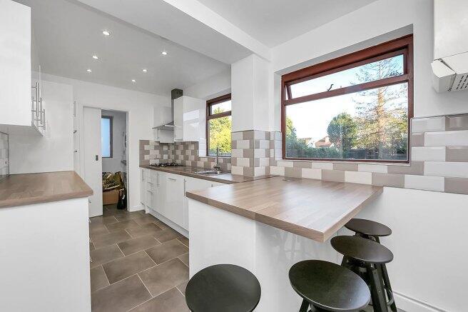 chiltern-drive-kt5-8lx-944773