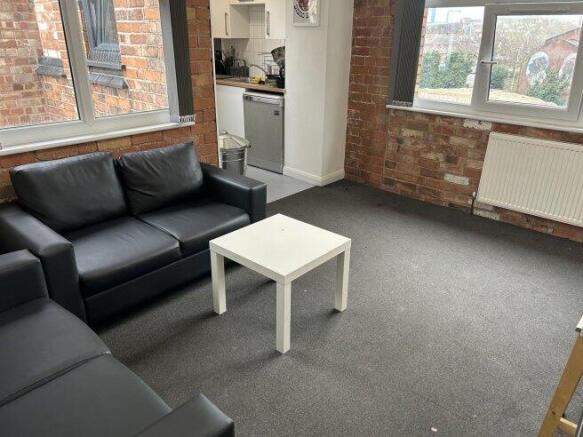 lower-brown-street-le1-5th-995740