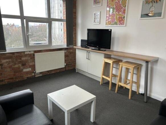 lower-brown-street-le1-5th-995741