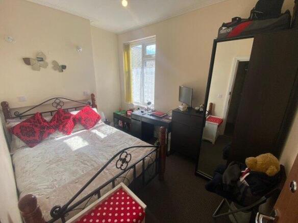 east-park-road-le5-5hh-995582