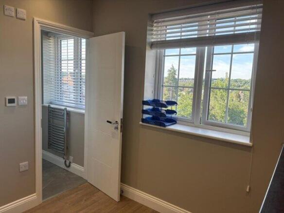 bowes-rd-n11-1ah-982736