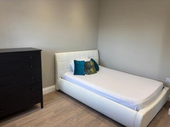 bowes-rd-n11-1ah-982738