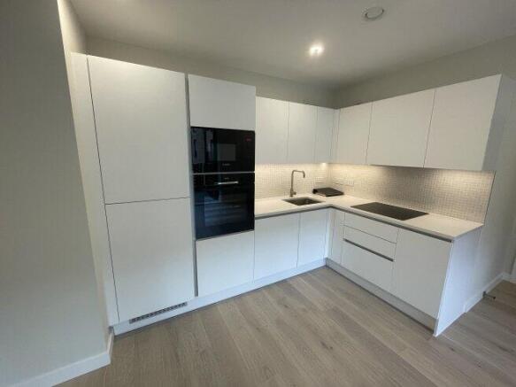 middle-road-w7-3fr-1022174