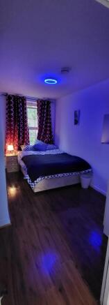 hollybush-gardens-e2-9qt-1022860