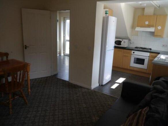 sussex-avenue-ct1-1rz-1040380