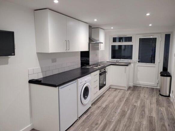 1-chestnut-avenue-gu9-8ul-958994