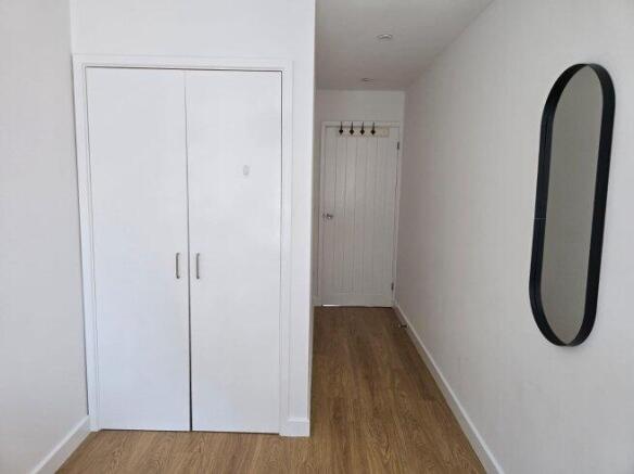 burleigh-street-cb1-1dj-1034534