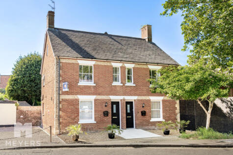 Town Centre | Ringwood | BH24