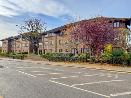 Waldegrave Gardens, Upminster, RM14