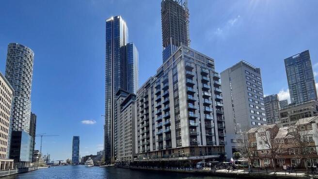 95 Discovery Dock...