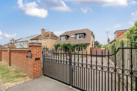 Stroud Farm Road, Holyport, Maidenhead