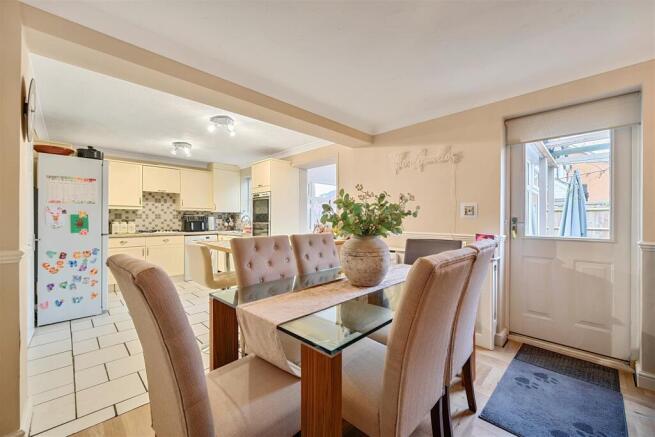 Kitchen/Dining