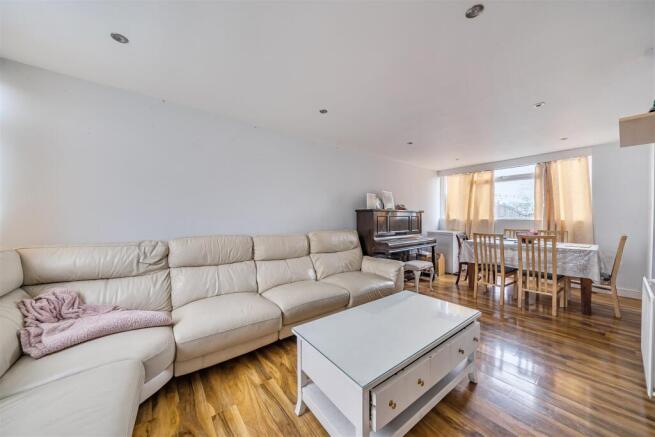 Reception room/dining room