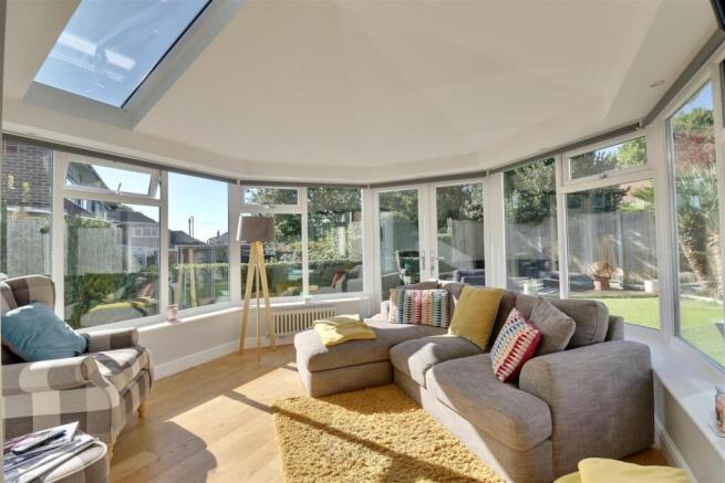 Lounge area off Kitchen diner