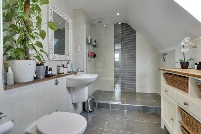 ENSUITE TO BEDROOM ONE