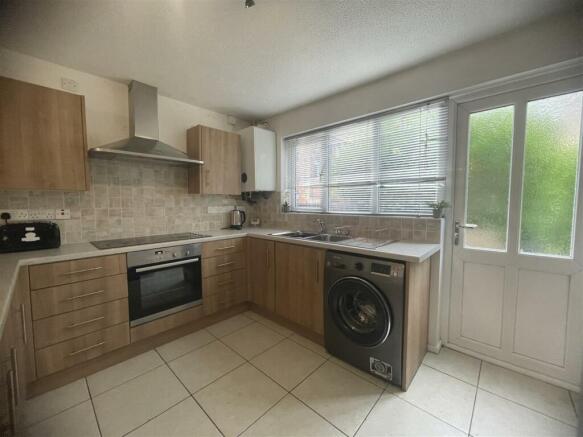 58271_33417260_IM...