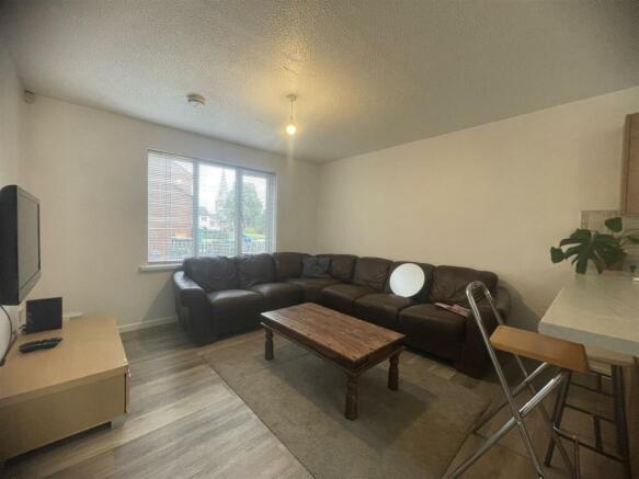 58271_33417260_IM...