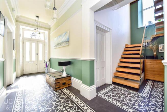 Hallway.jpg