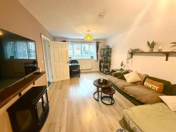 PHOTO-2025-11-06-12-38-43 6.jpg