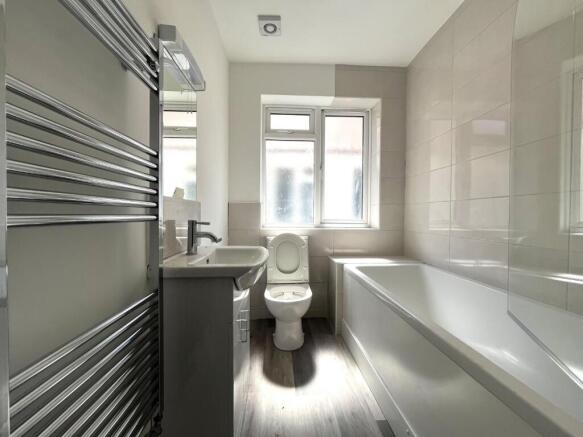 BATHROOM.jpeg