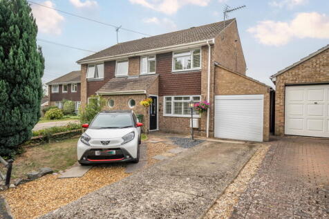 Highland Drive, Oakley, Basingstoke, RG23 7LF