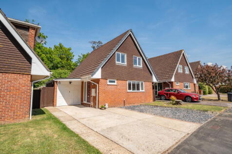 Foxmoor Close, Oakley, Hampshire, RG23 7BQ