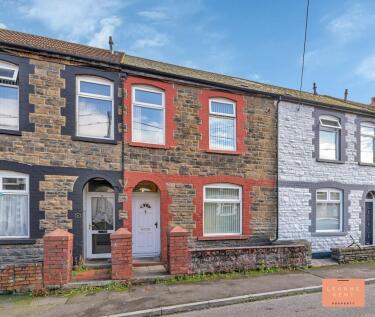 School Street, Llanbradach, CF83