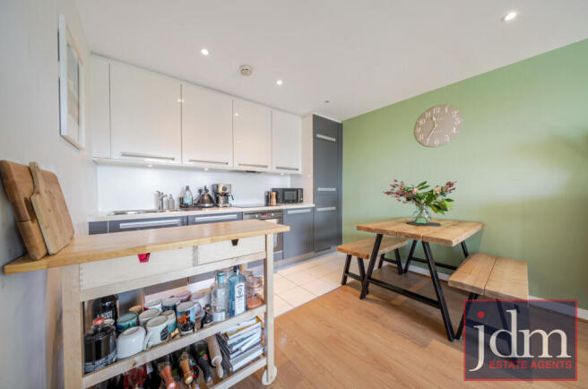 6952de97-49e3-4fc...