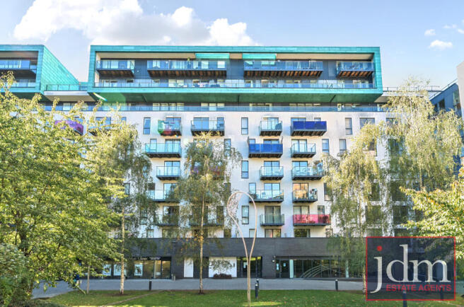 a3d9a35f-f396-4f3...