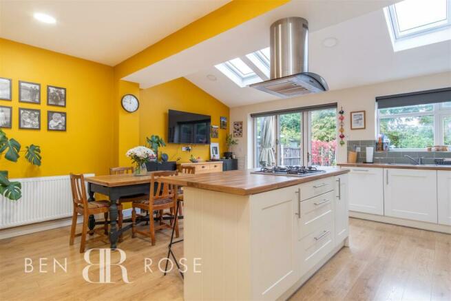 Kitchen/Dining Room