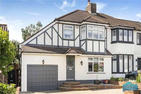 Lonsdale Drive, Enfield, EN2