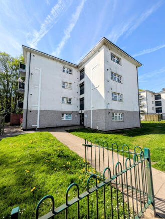 Spacious 3-Bedroom Flat in CV4 ¿ Ideal for Mode