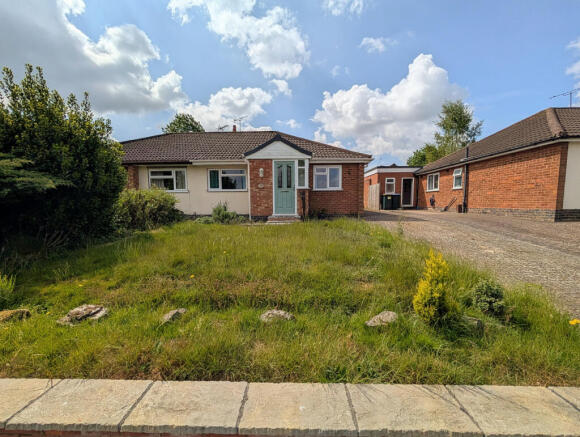 Charming Semi Detached Bungalow For Sale ¿ CV5,