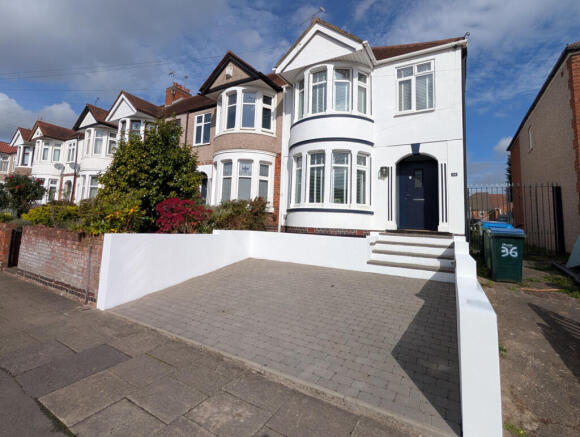 Stunning 3-Bedroom Family Home for Sale in CV5