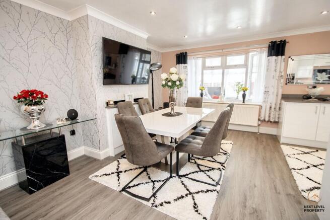 Kitchen/Living area