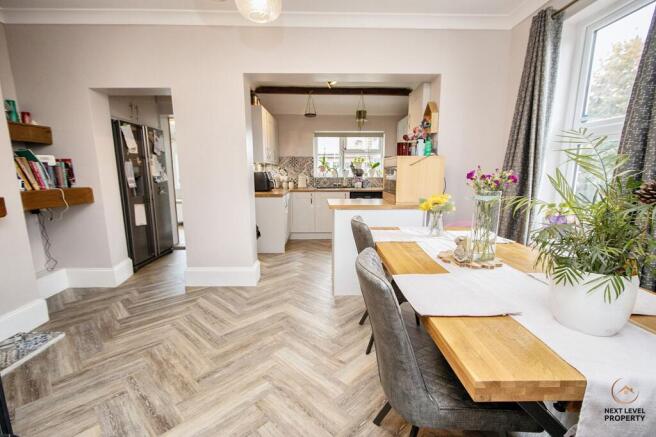 Kitchen & Dining Area