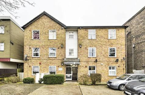 Flat 4, Harrogate Courts, 80 Burnt Ash Hill, London, SE12 0HJ