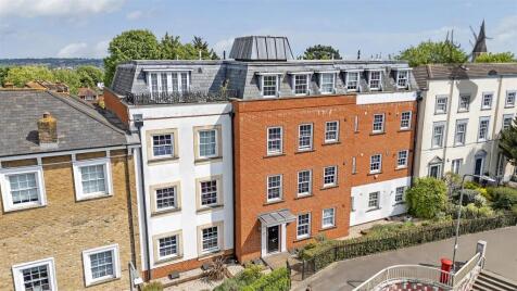 High Road, Woodford Green