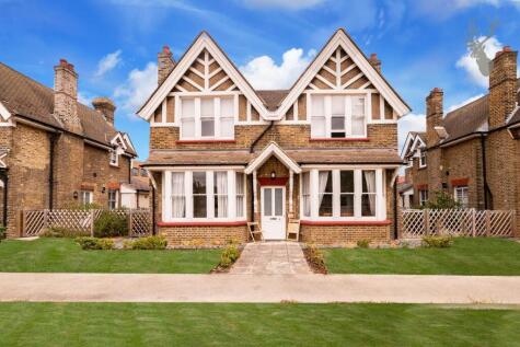 Thomas Barnardo Way, Barkingside, Ilford