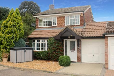 Frensham Drive, Bletchley, Milton Keynes, Buckinghamshire, MK2 3AR