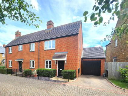 Halestrap Way, Kings Sutton, Banbury, OX17